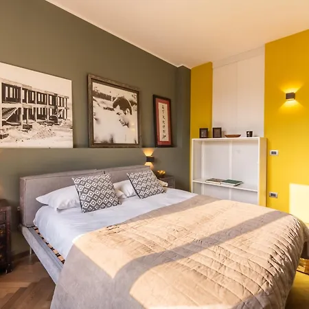 Station - Exclusive 2 Bedrooms 아파트 *